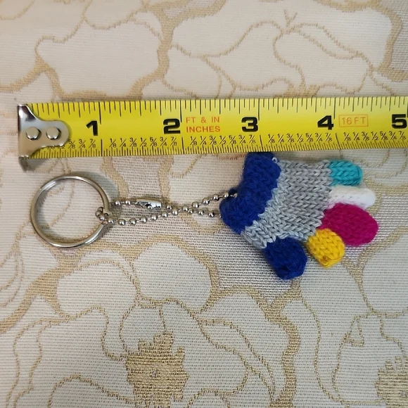 Colorful Knit Glove Keychain - Picture 4 of 4